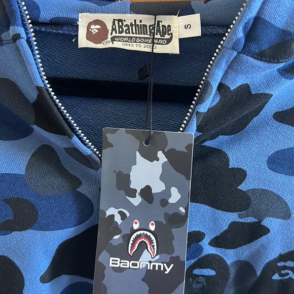 A Bathing Ape Hoodie Size Small Blue/Black Camouflage New withTags - Picture 2 of 9